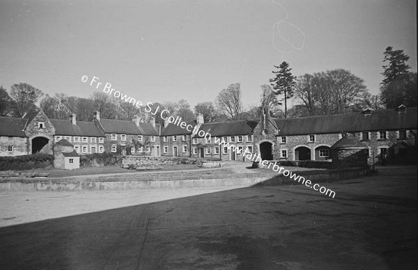 HEADFORD HOUSE  THE FARM YARD